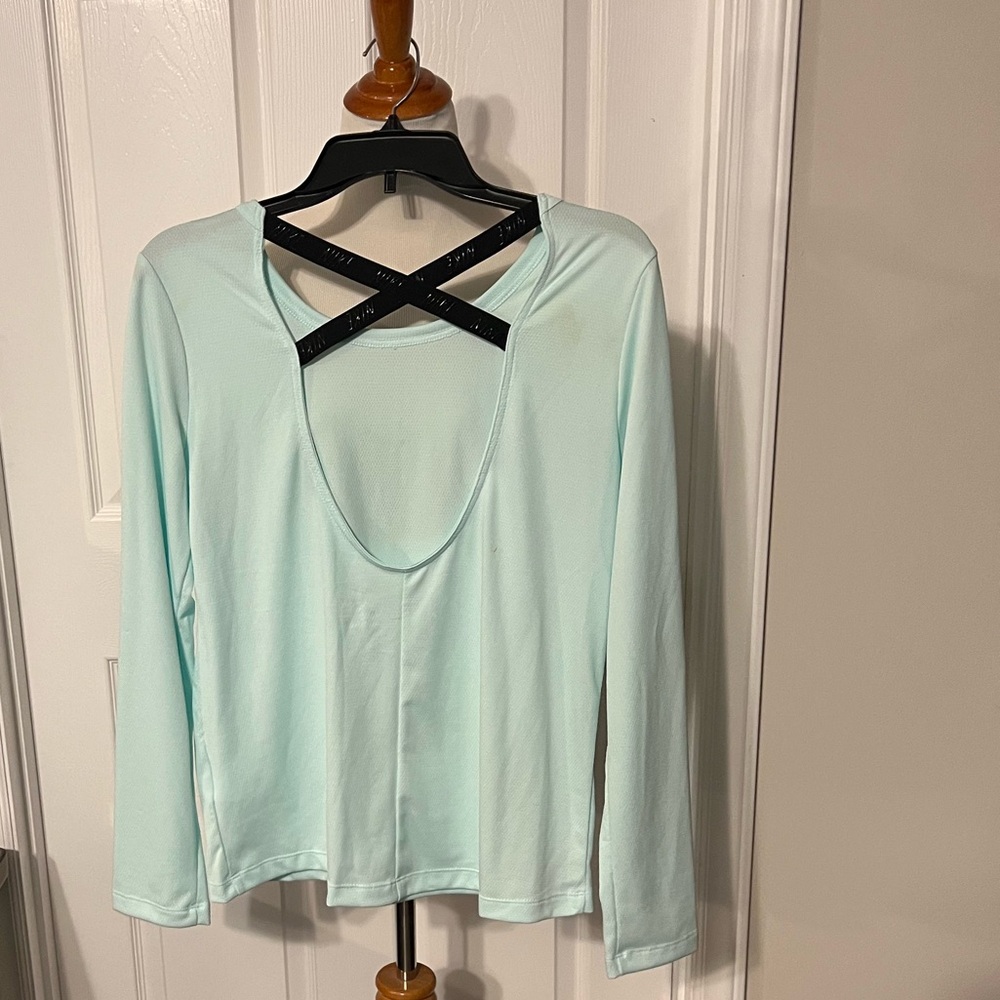 NWOT Nike Women's Aqua Dri-Fit Long Sleeve Tee - Picture 2 of 4